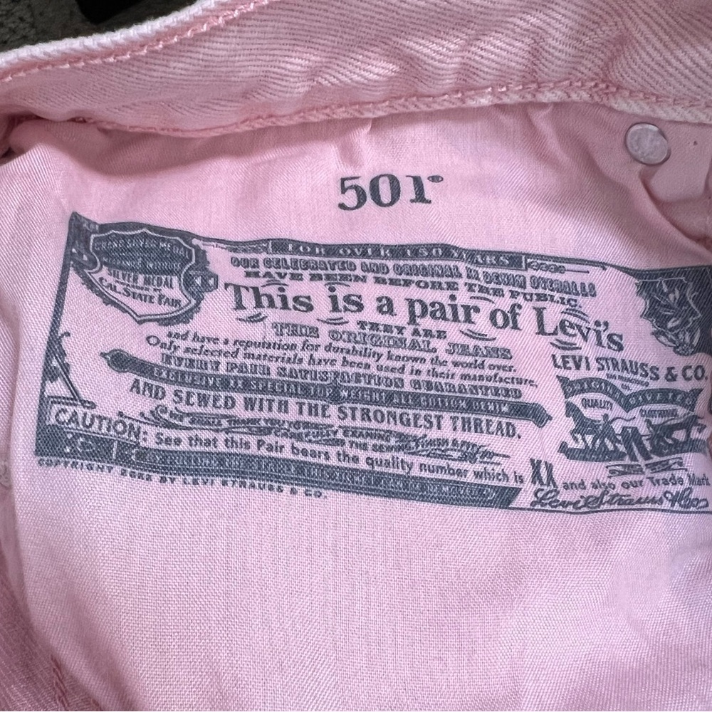 Levi’s Fresh Pink Cherry Red 501 Shorts‎ (30) - Picture 6 of 9